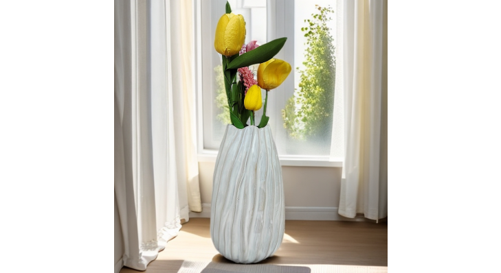Classical ceramic Vase for  Home and Hotel ornaments